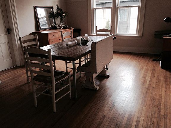 Previously furnished dining room