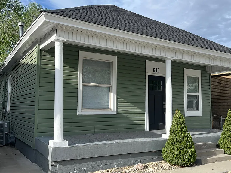 810 W Arapahoe Ave — Photo 2