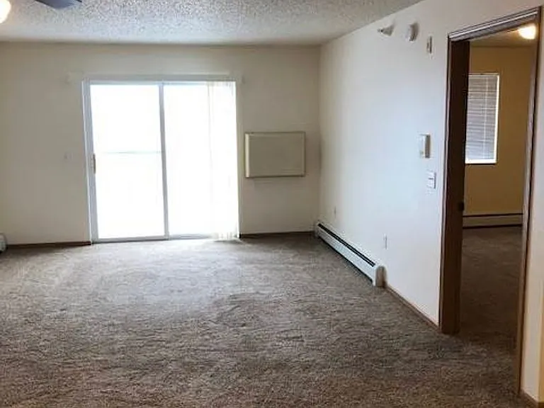 Pheasant Run Apartments — Photo 22