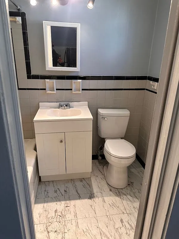 215 Church St — Photo 3