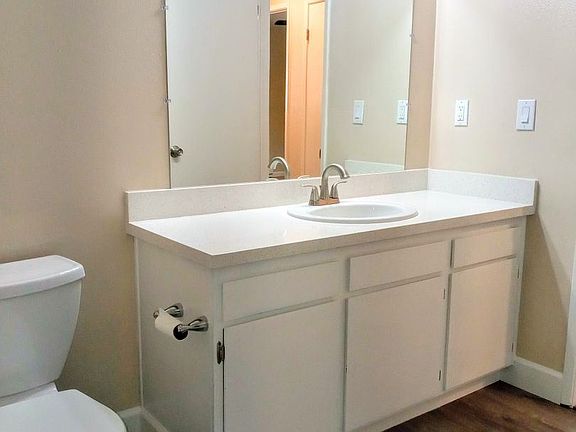 5th image of 548 Boynton Ave #22