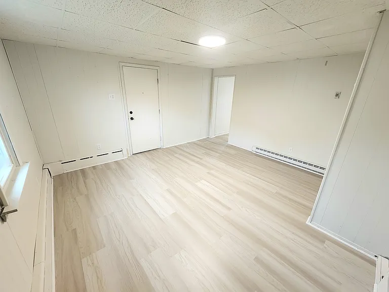 319 S Kennedy Dr — Photo 5