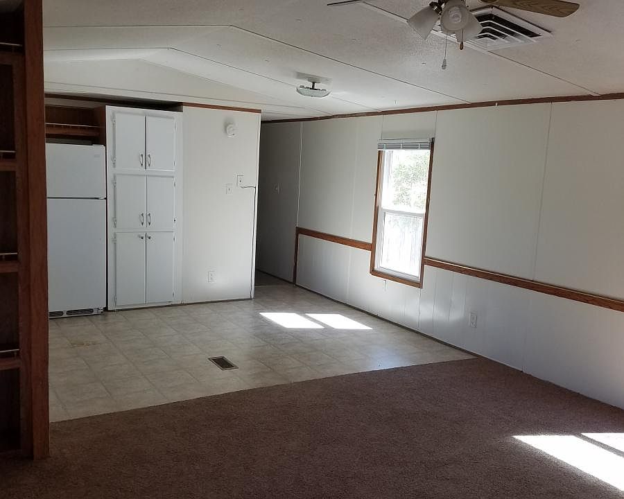2nd image of 1124 W La Entrada