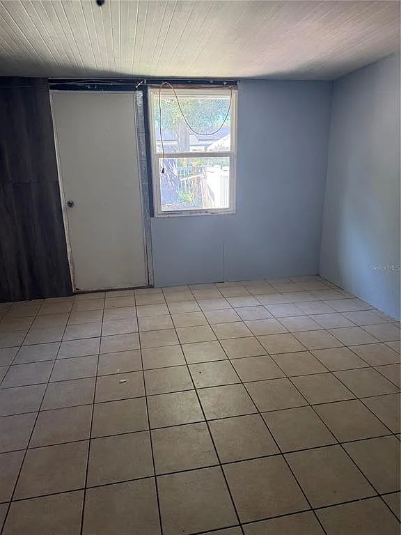 3 bed, 2.0 bath, 1077 sqft, $1,500 — Photo 4