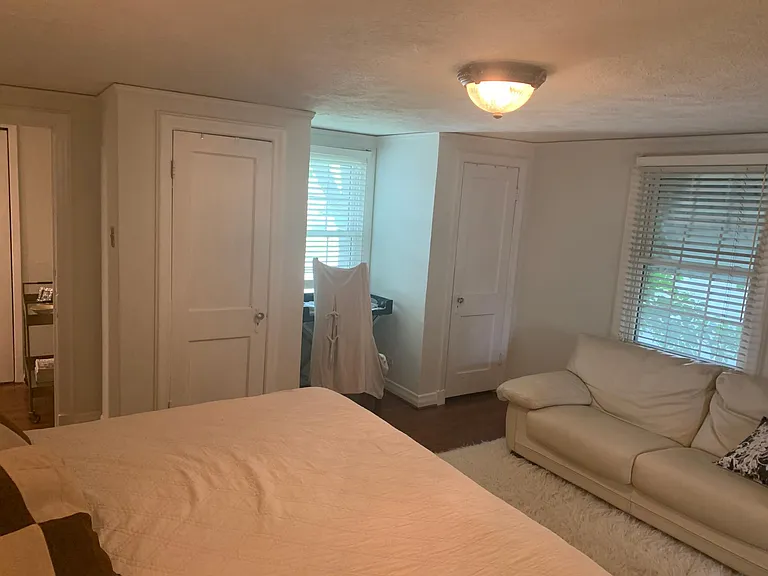 2817 Lovers Ln — Photo 7