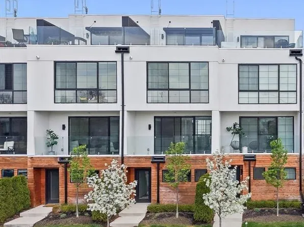 533 E Harrison Ave Unit 38, Royal Oak, MI 48067