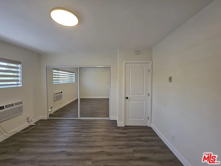 2228 20th St #5 — Photo 30