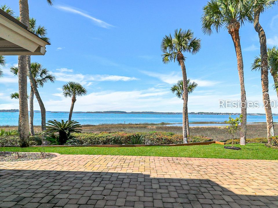 1st image of 122 Crosstree Dr #122