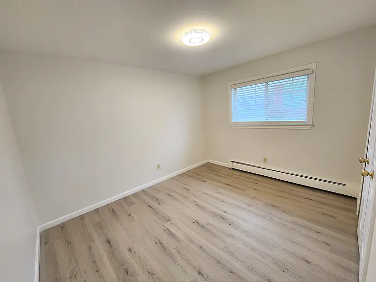 14417 Pennsylvania Rd #9 — Photo 9