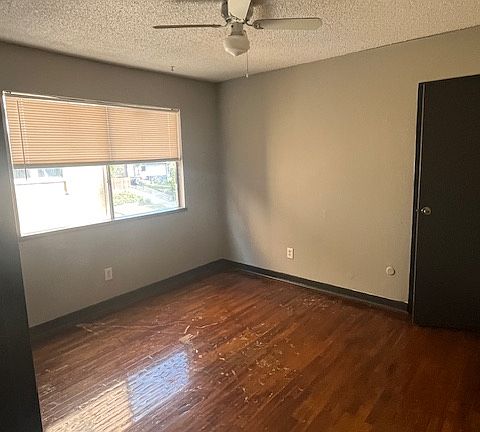 5th image of 819 E 42nd St #2E