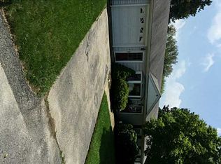 15 Lee St, West Warwick, RI 02893
