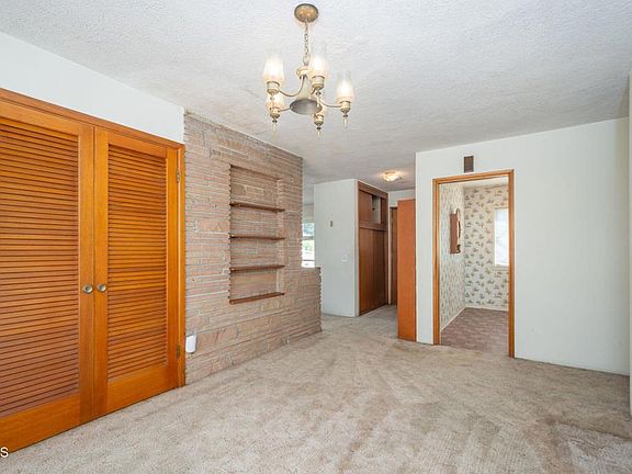 4th image of 1024 Harvey Dr