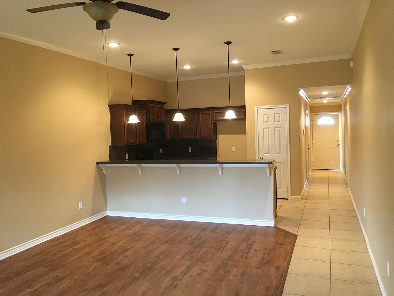 3 bed, $1,595 — Photo 1