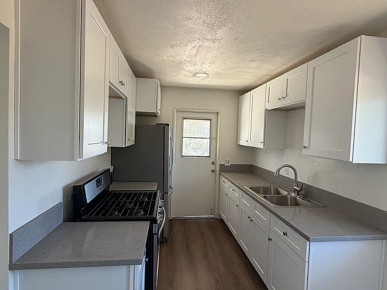 9420 Emerald Grove Ave #1 — Photo 5
