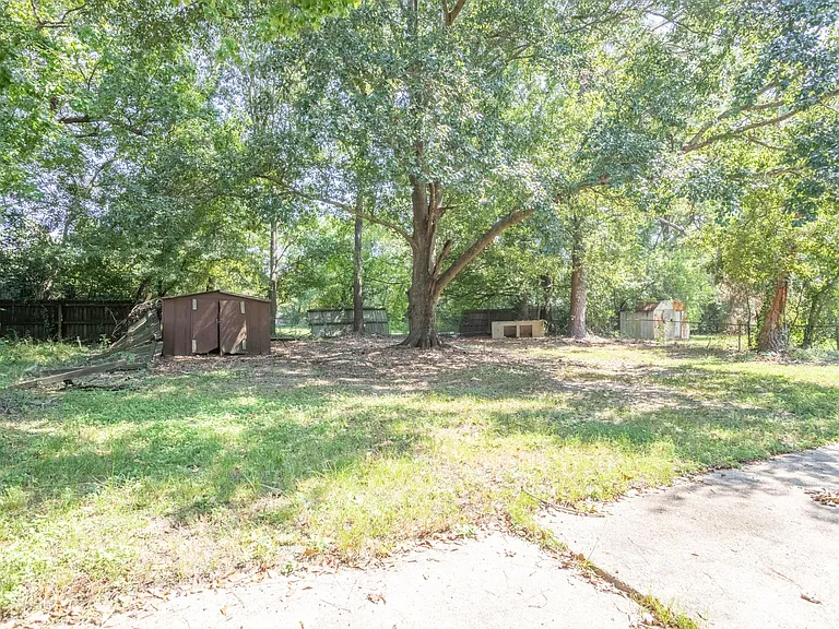 702 Placid Dr — Photo 12