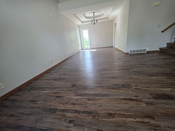 5th image of 3421 Scott Dr
