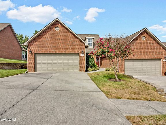 3rd image of 376 Meadow Walk Ln