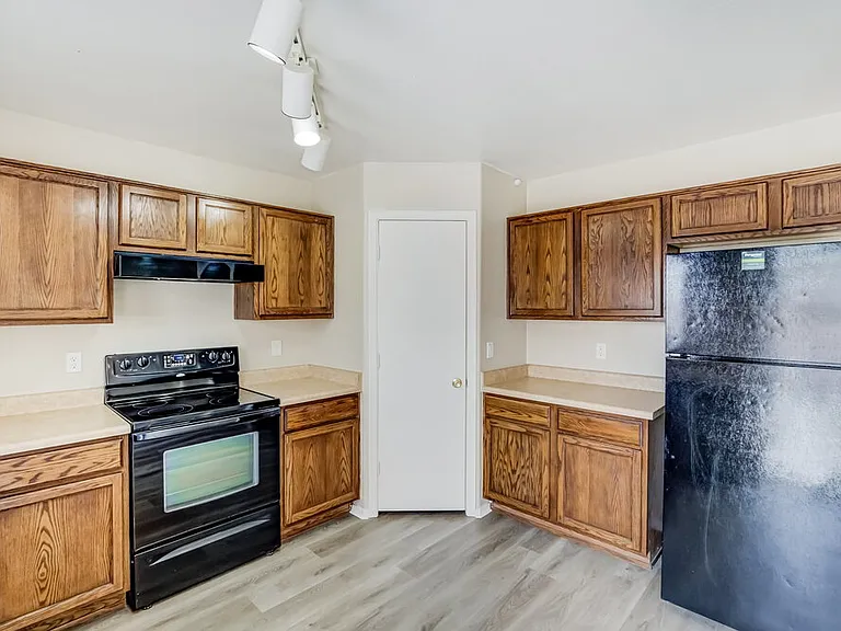1105 S 225th Ave — Photo 6