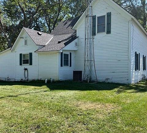 2nd image of 502 W South St