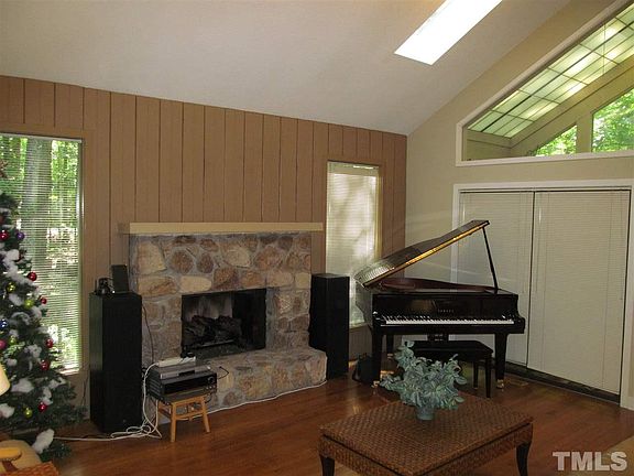 5th image of 104 Dixie Dr
