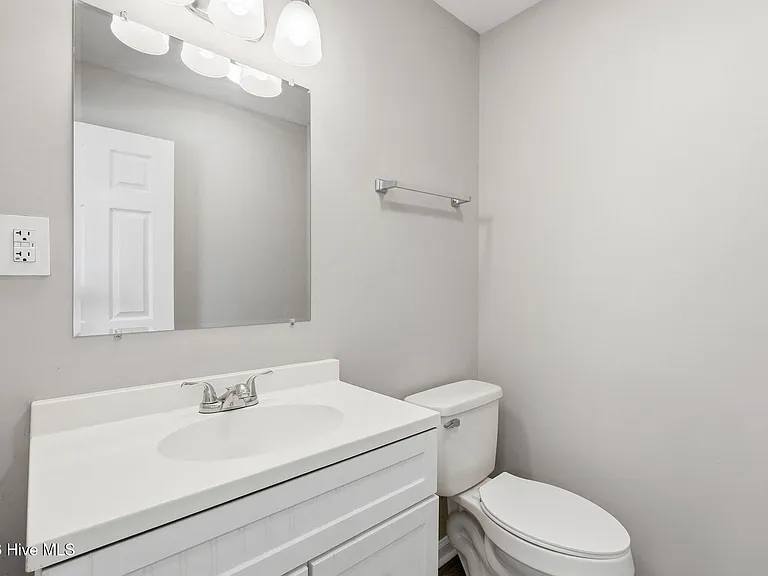 200 S Sylvan Dr — Photo 25