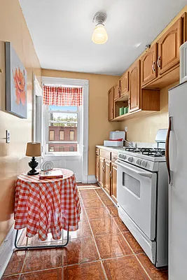 Sold by Douglas Elliman | media 14