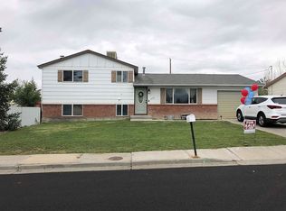4209 Queensway Dr, Farmington, NM 87402