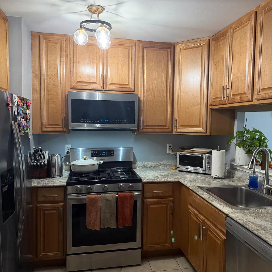 3 bed, 2.5 bath, 1242 sqft, $2,650 — Photo 2
