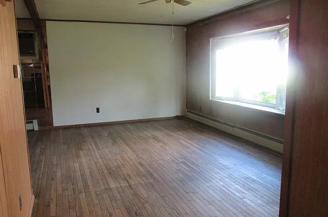 Living room, bay window
