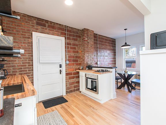 5th image of 1665 Clarence Ave APT 9