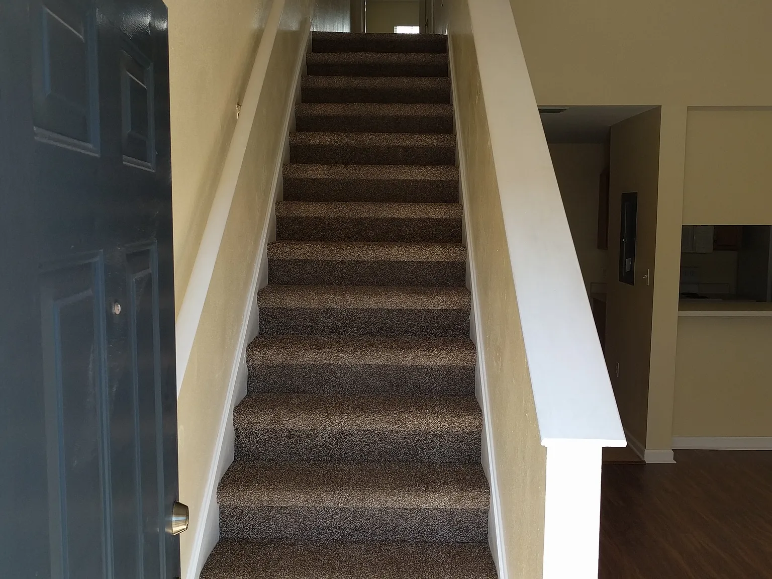 3 bed, 1209 sqft, $1,450 — Photo 2