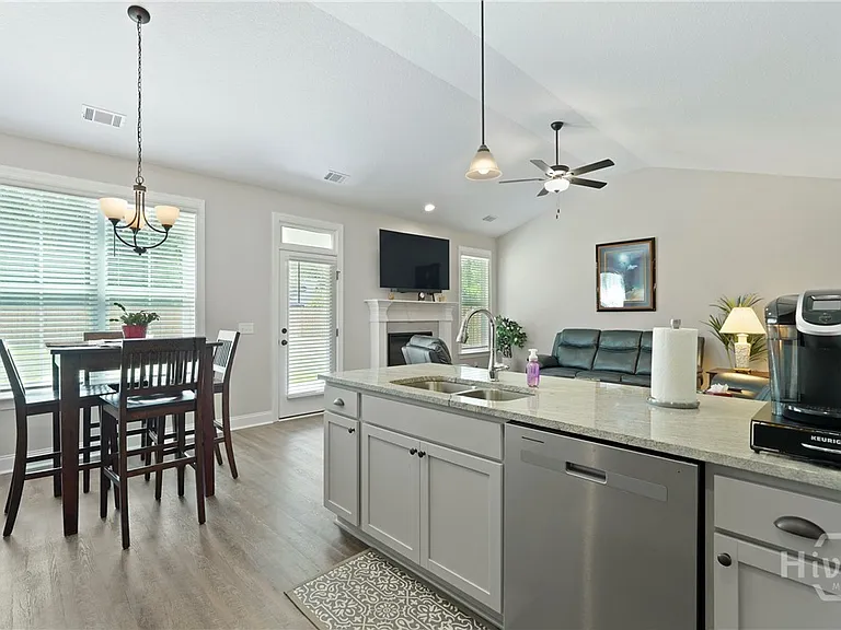 138 Sams Dr — Photo 9