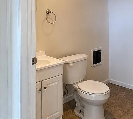 121 W Potomac St — Photo 3