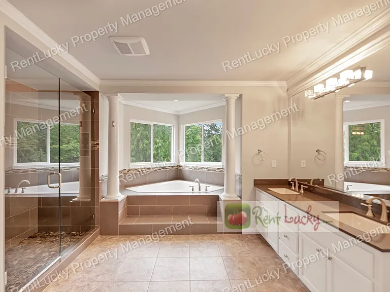 14691 NE 16th St — Photo 16
