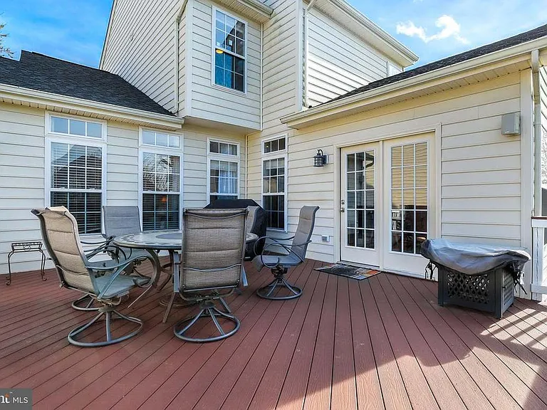 6805 Rathbone Pl — Photo 12