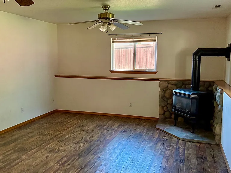 8478 N Rude St — Photo 9