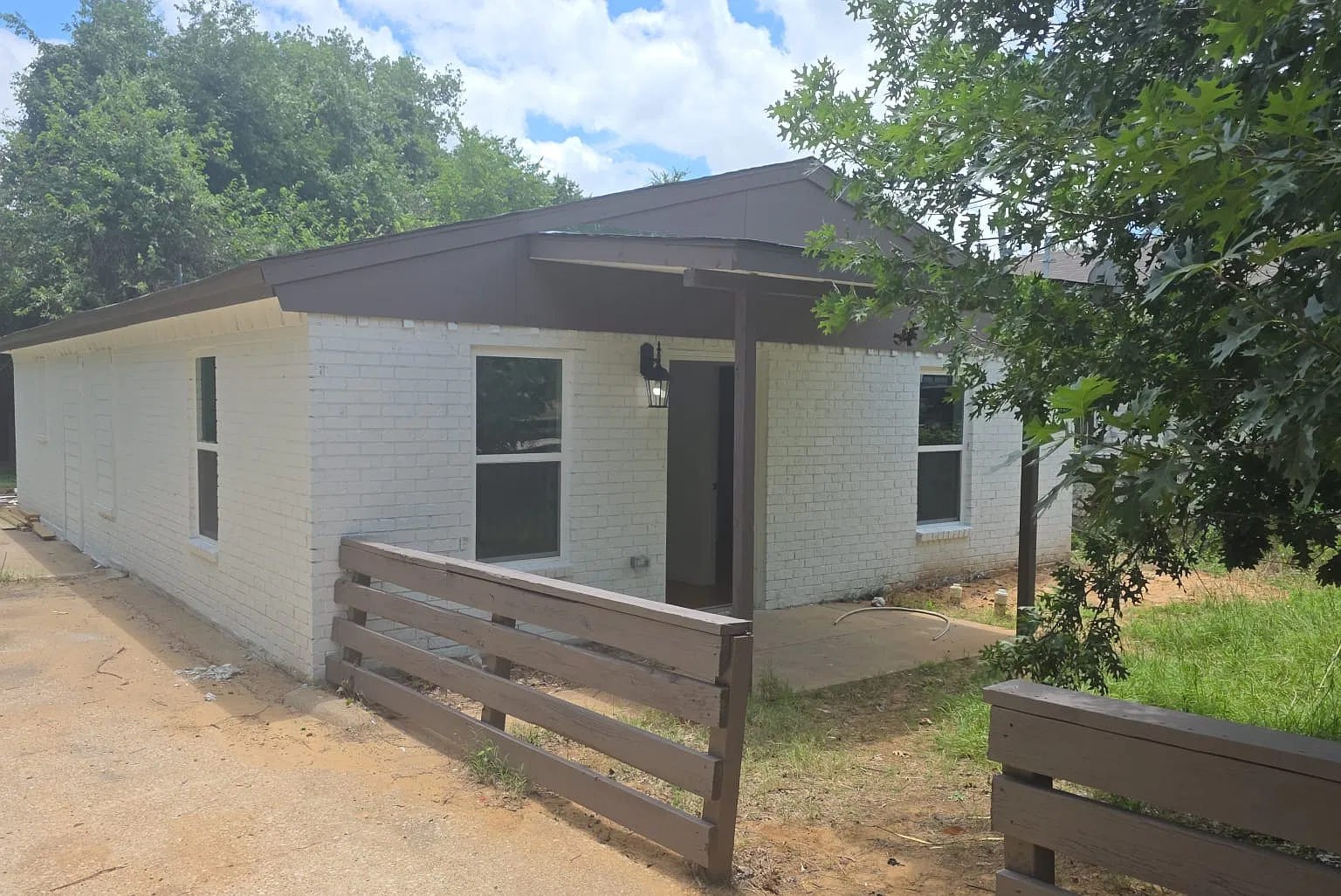 3 bed, 1400 sqft, $1,850 — Photo 1