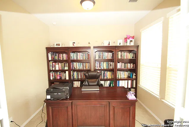 4 bed, 2.5 bath, 2504 sqft, $2,000 — Photo 4