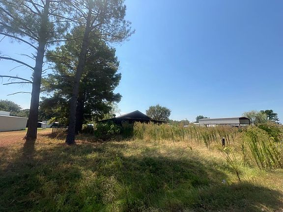3rd image of 21939 Hagood Rd