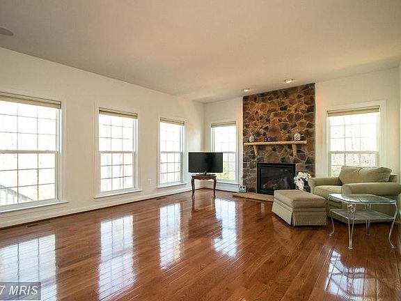 5th image of 123 Brittany Manor Way