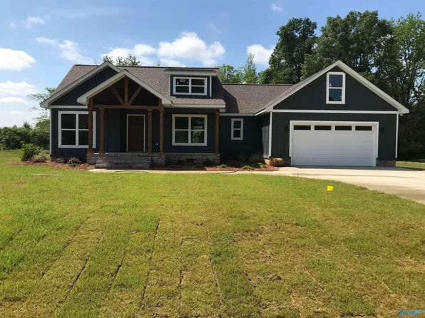 160 Bent River Dr, Gadsden, AL 35901