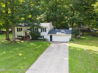 13145 E Melody Rd, Grand Ledge, MI 48837