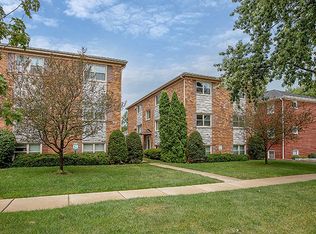 20 N Garfield St APT 1, Lombard, IL 60148