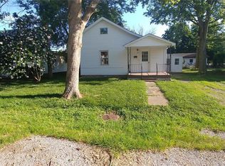 757 N 3rd St, Breese, IL 62230