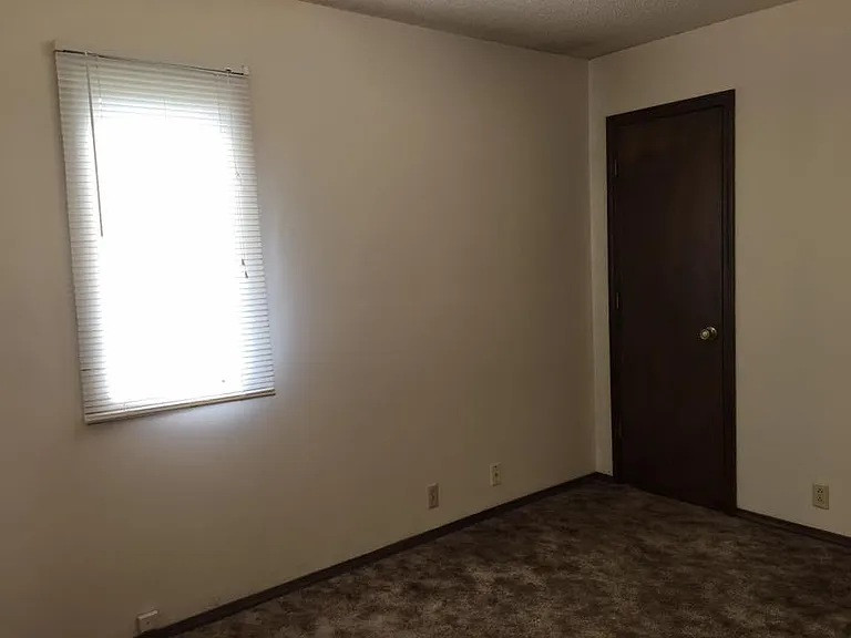 1707 Cloud Cir — Photo 5