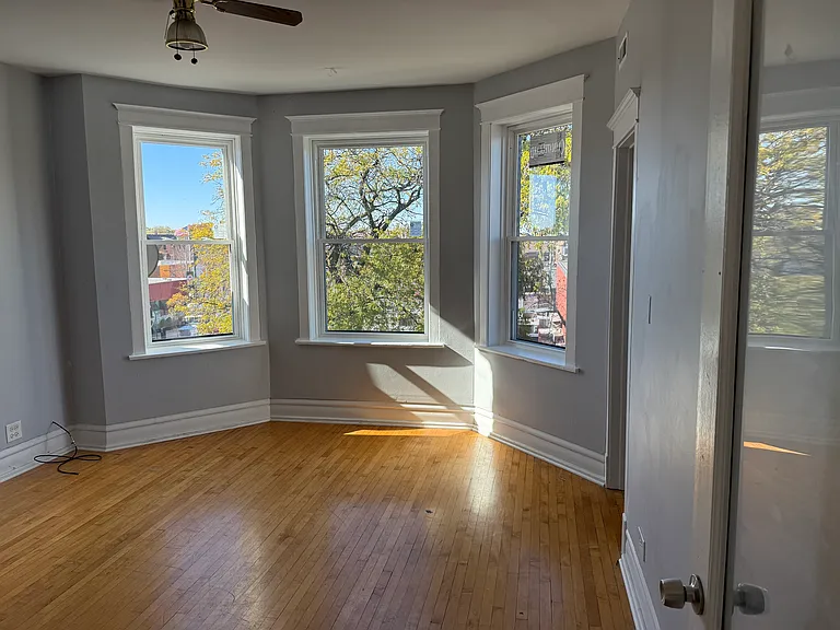 2553 S Troy St #3F — Photo 4