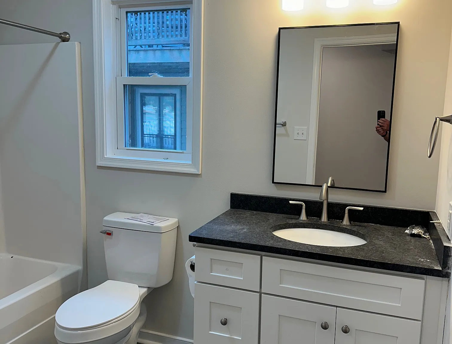 5 bed, 1800 sqft, $3,200 — Photo 4