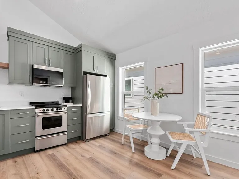 3546 W Anderson St — Photo 5