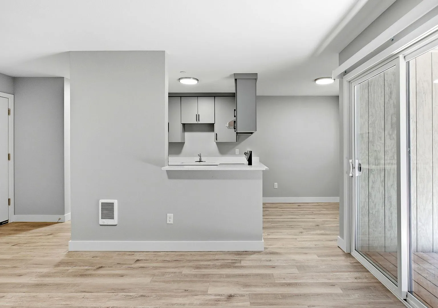 **1 Month Free** With 12 Month Lease Water, Sewer & Garbage Paid! — Photo 4