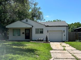2737 E Conamore St, Wichita, KS 67216
